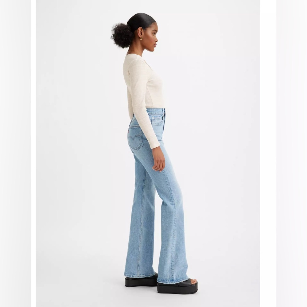 Levi’s 70’s High Flare Women’s Jeans in Light Wash W28L32 - Picture 2 of 6